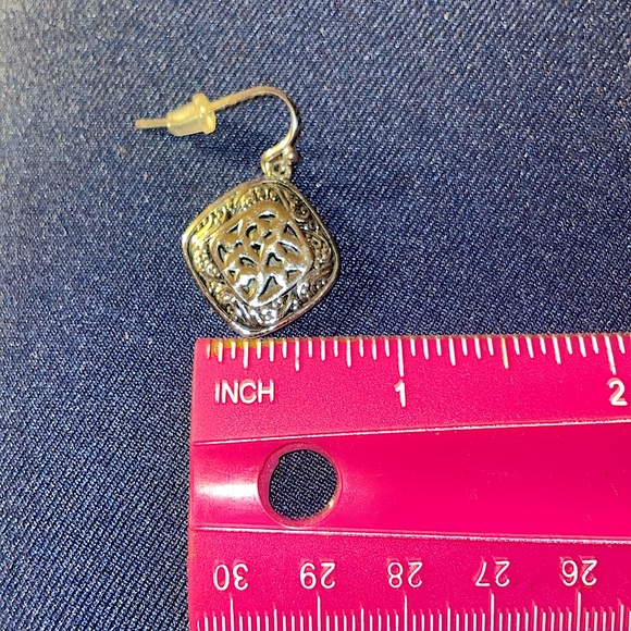 Beautiful Lia Sophia wire-back earrings. Diamond shaped, Black/Silver tone. - Picture 5 of 6